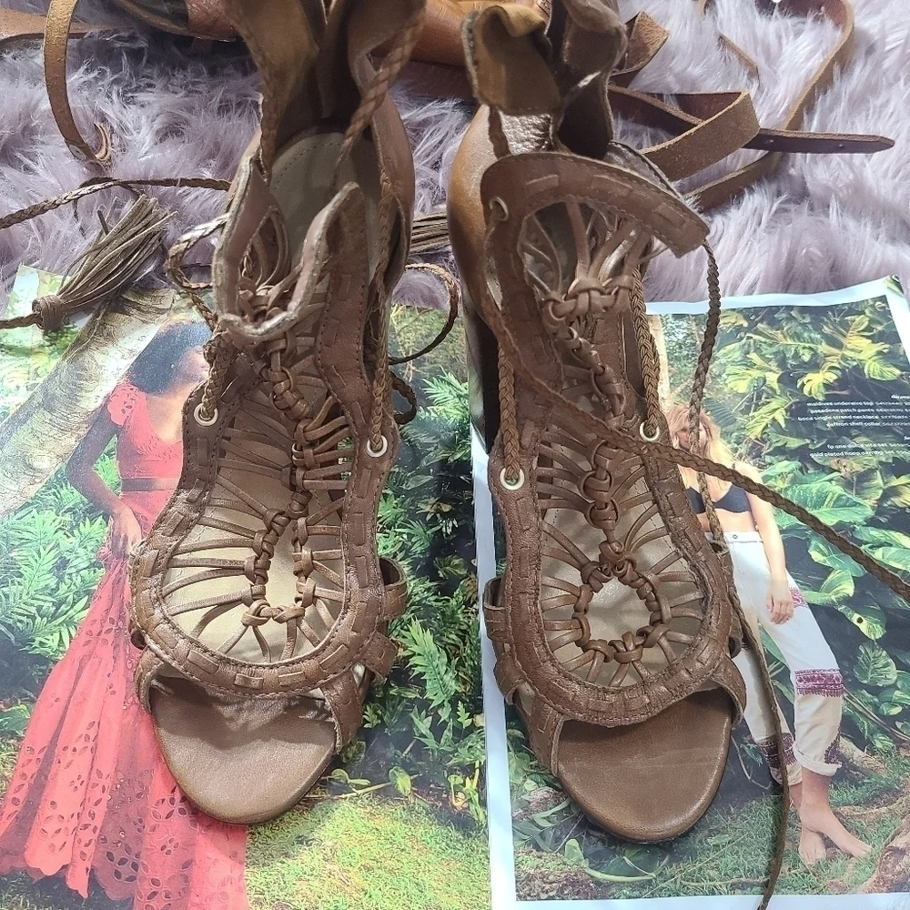Dubai Heels - Picture 2 of 14